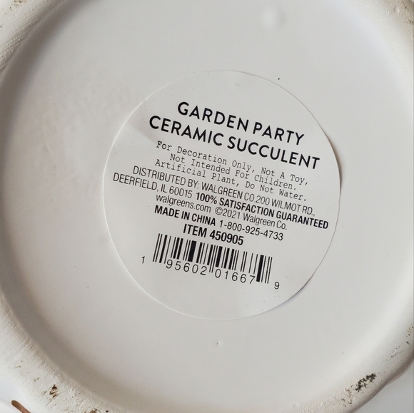 Pineapple Faux Succulent Artificial Greenery Garden Party Creamic Pot White/Gold - Picture 3 of 3